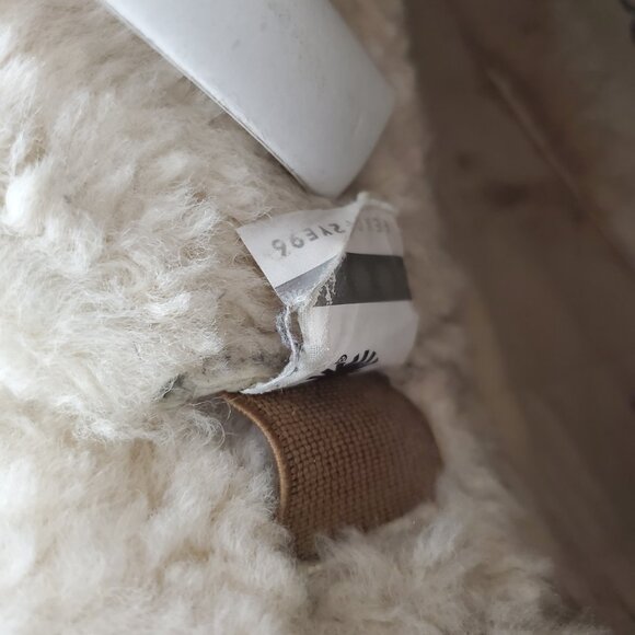 UGG DEVORAH ANKLE BOOTS - Picture 6 of 7